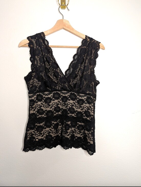 George Tops - Vintage Lace V-Neck Tank Top